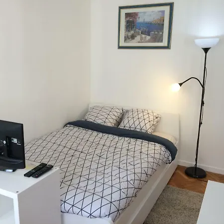 Appartamento Hyper Centre, Charmant Studio Avec Parking Tours